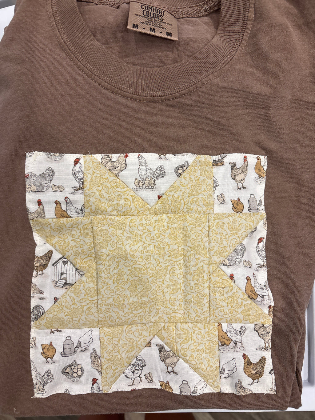 Sunny chicken quilt tee