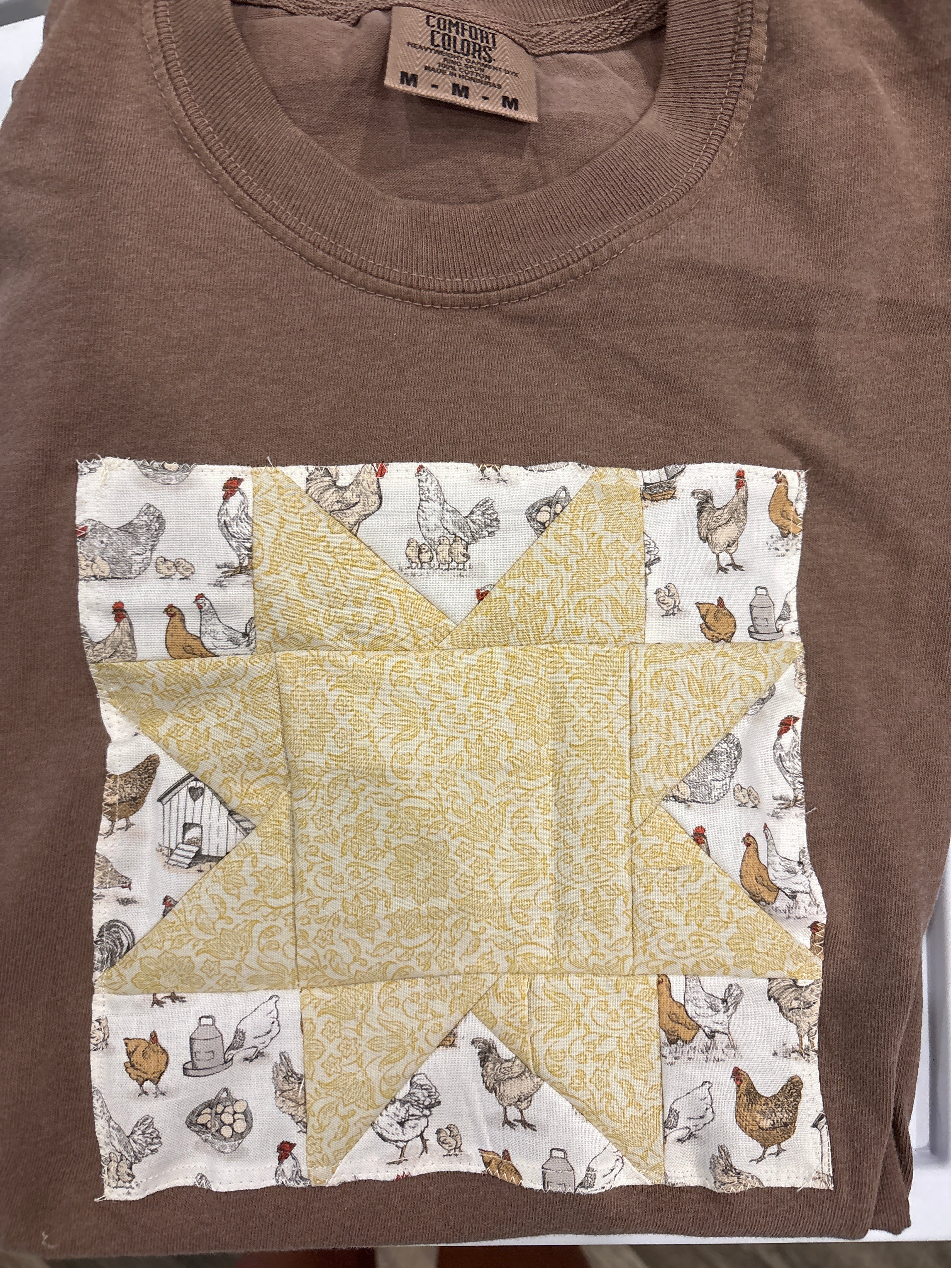 Sunny chicken quilt tee
